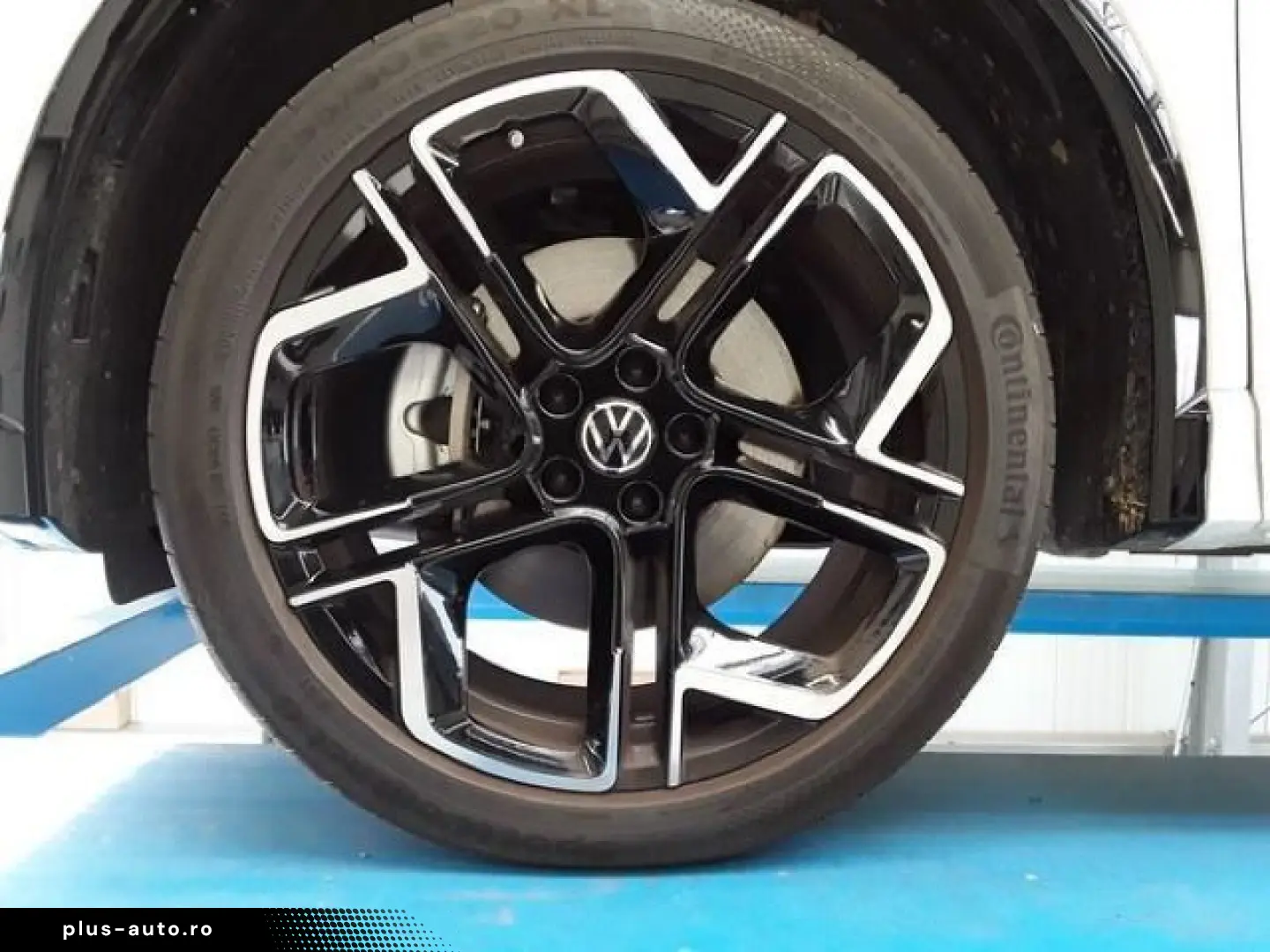 VW Tiguan 2.0TDI R-Line DSG 4M Leder Pano AHK Stand