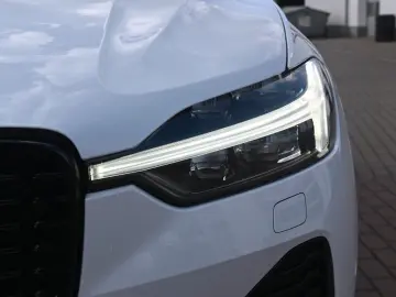 VOLVO XC60 B4 D AWD Ultimate Dark STDHZG 360  LUFT ACC