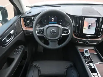 VOLVO XC60 B4 D AWD Ultimate Dark STDHZG 360  LUFT ACC