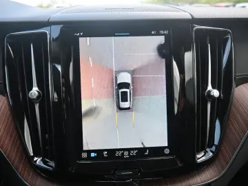 VOLVO XC60 B4 D AWD Ultimate Dark STDHZG 360  LUFT ACC