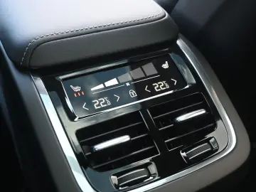 VOLVO XC60 B4 D AWD Ultimate Dark STDHZG 360  LUFT ACC