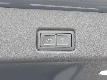 AUDI Q5 S line 2.0 TDI quattro S tronic S line PANO A