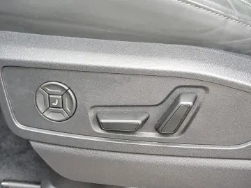 AUDI Q5 S line 2.0 TDI quattro S tronic S line PANO A