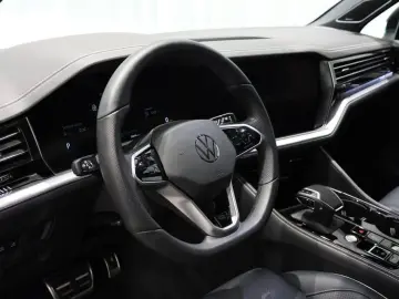 VW Touareg 3.0 TDI 286hp 4Motion R-Line Massage VAT