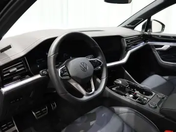 VW Touareg 3.0 TDI 286hp 4Motion R-Line Massage VAT