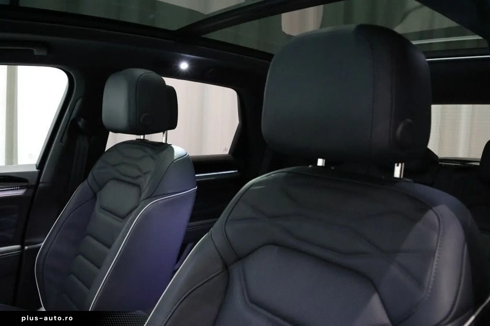 VW Touareg 3.0 TDI 286hp 4Motion R-Line Massage VAT