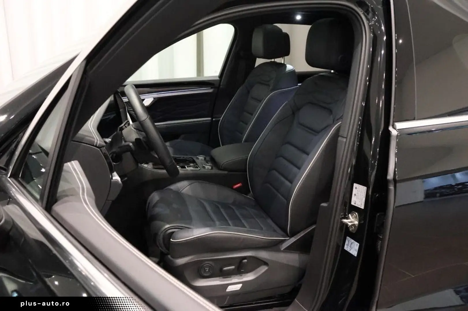 VW Touareg 3.0 TDI 286hp 4Motion R-Line Massage VAT