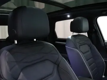 VW Touareg 3.0 TDI 286hp 4Motion R-Line Massage VAT