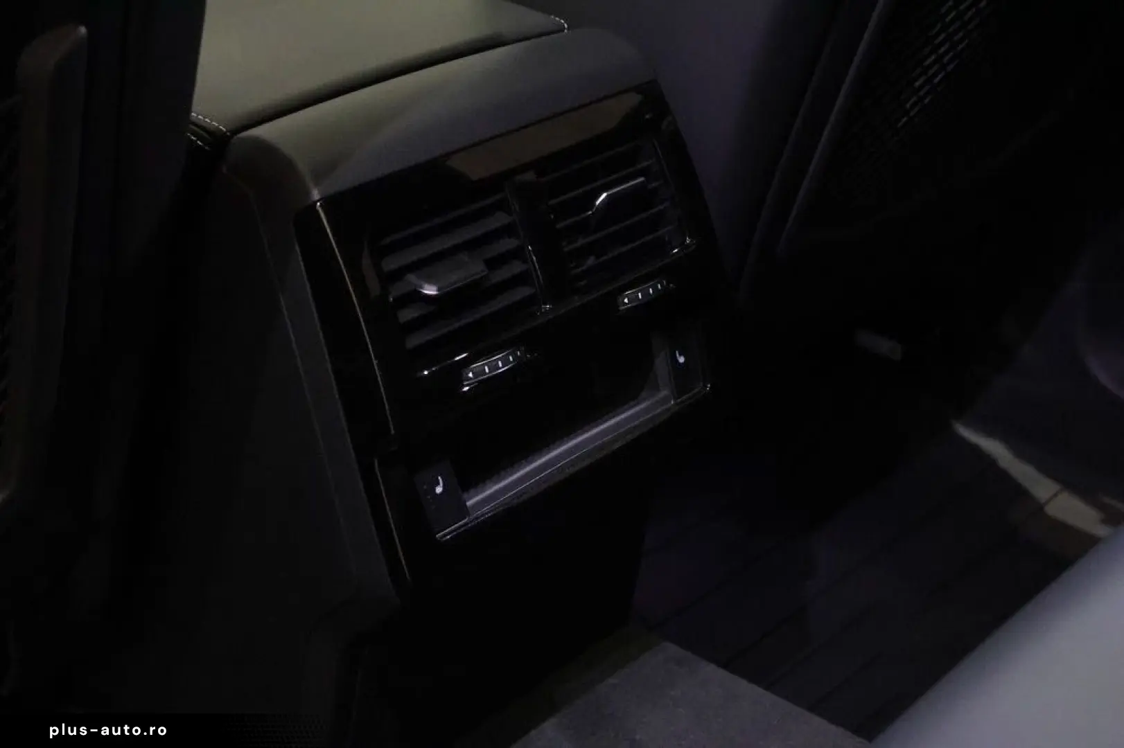 VW Touareg 3.0 TDI 286hp 4Motion R-Line Massage VAT