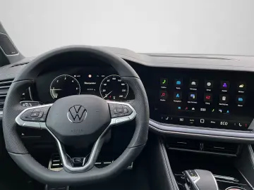 VW Touareg R-Line Matrix NAVI WR PANORAMA  Adaptive