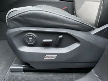 VW Touareg R-Line Matrix NAVI WR PANORAMA  Adaptive