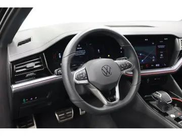 VW Touareg 3.0 TDI 4M R-Line  Black Style  Navi Mat