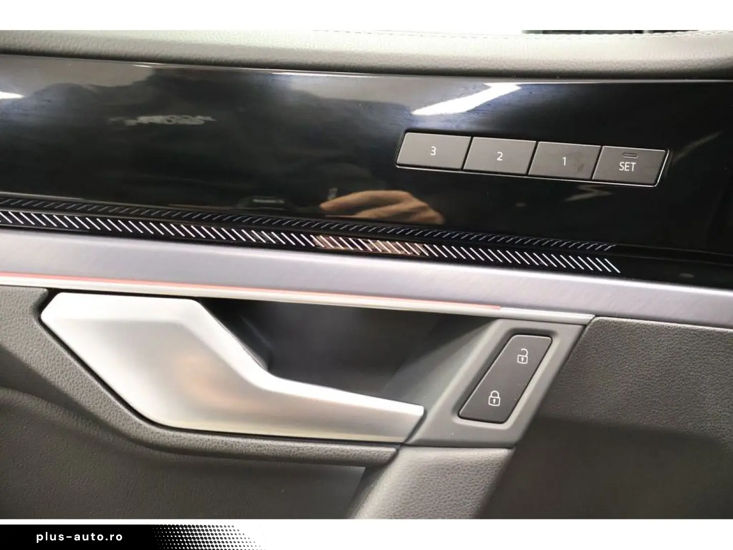 VW Touareg 3.0 TDI 4M R-Line  Black Style  Navi Mat