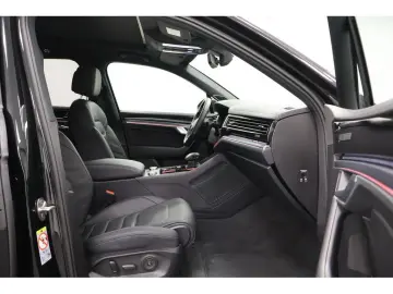 VW Touareg 3.0 TDI 4M R-Line  Black Style  Navi Mat