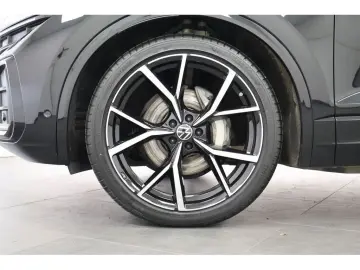 VW Touareg 3.0 TDI 4M R-Line  Black Style  Navi Mat