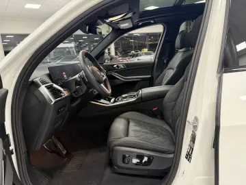 BMW X5 xDrive30d M-Sport PANO HUD H-K SOFT KEYL AHK