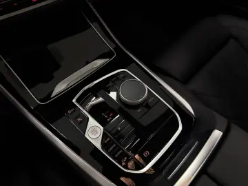 BMW X5 xDrive30d M-Sport PANO HUD H-K SOFT KEYL AHK