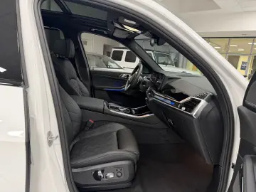 BMW X5 xDrive30d M-Sport PANO HUD H-K SOFT KEYL AHK