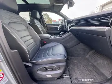 VW Touareg 3.0 TDI R-Line Black Standhzg DYNAUD 22