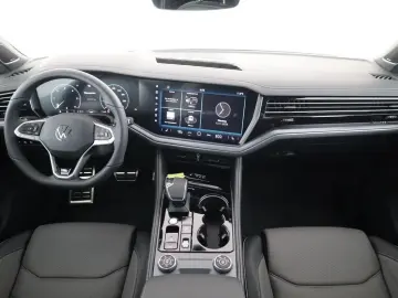 VW Touareg 3.0 TDI V6 R-LINE Black  22-Zoll  AHK  D