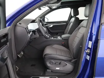 VW Touareg 3.0 TDI V6 R-LINE Black  22-Zoll  AHK  D