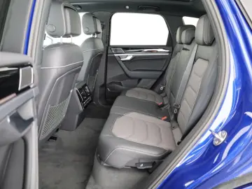 VW Touareg 3.0 TDI V6 R-LINE Black  22-Zoll  AHK  D