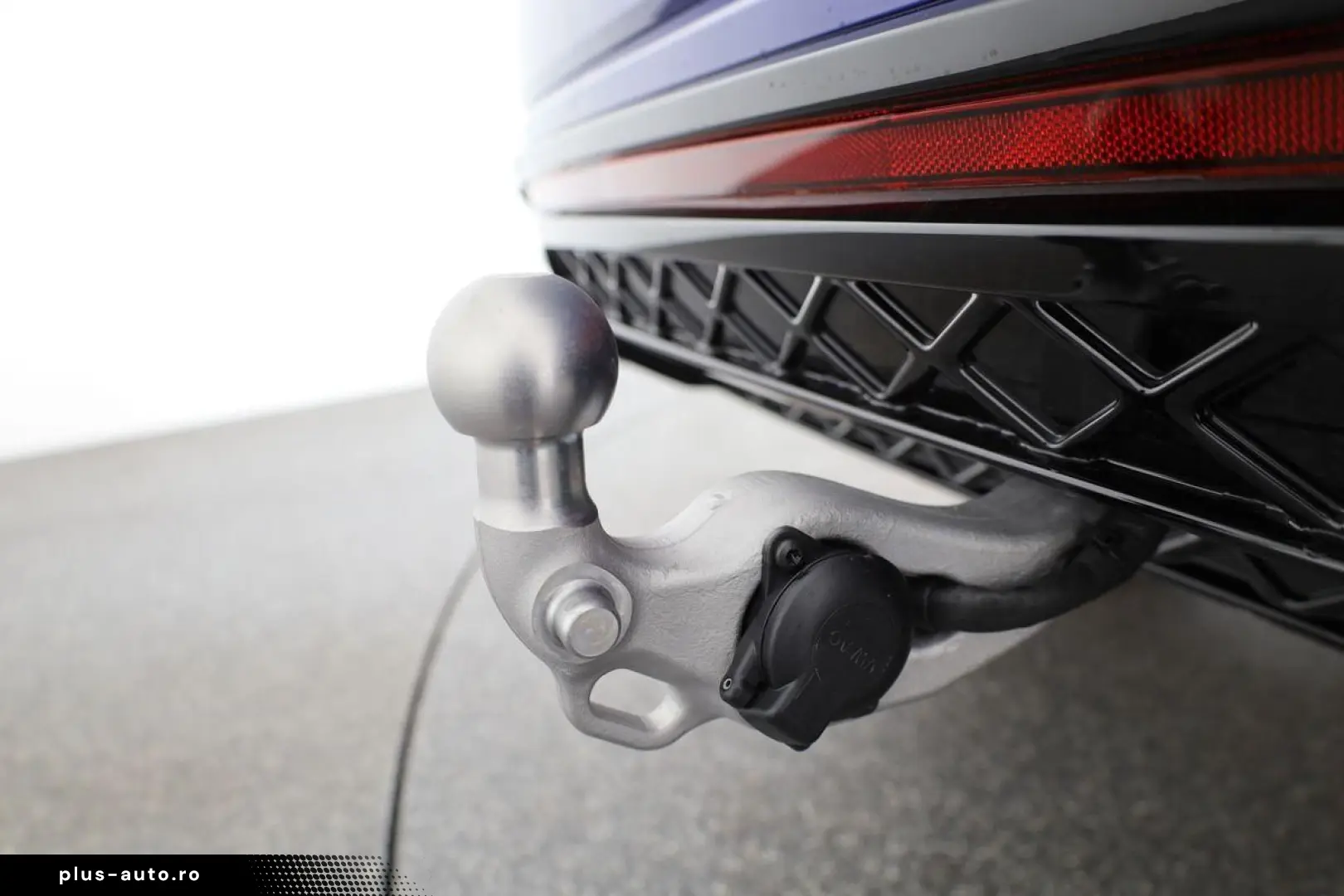 VW Touareg 3.0 TDI V6 R-LINE Black  22-Zoll  AHK  D