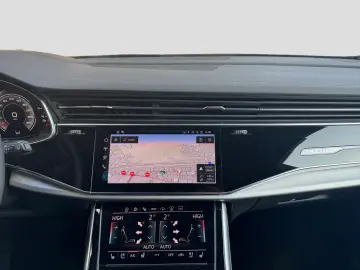 AUDI Q8 50TDI S-trc quattro Pano AHK Luft HUD CAM