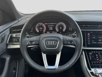 AUDI Q8 50TDI S-trc quattro Pano AHK Luft HUD CAM