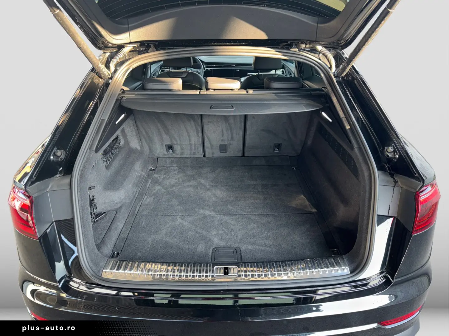 AUDI Q8 50TDI S-trc quattro Pano AHK Luft HUD CAM