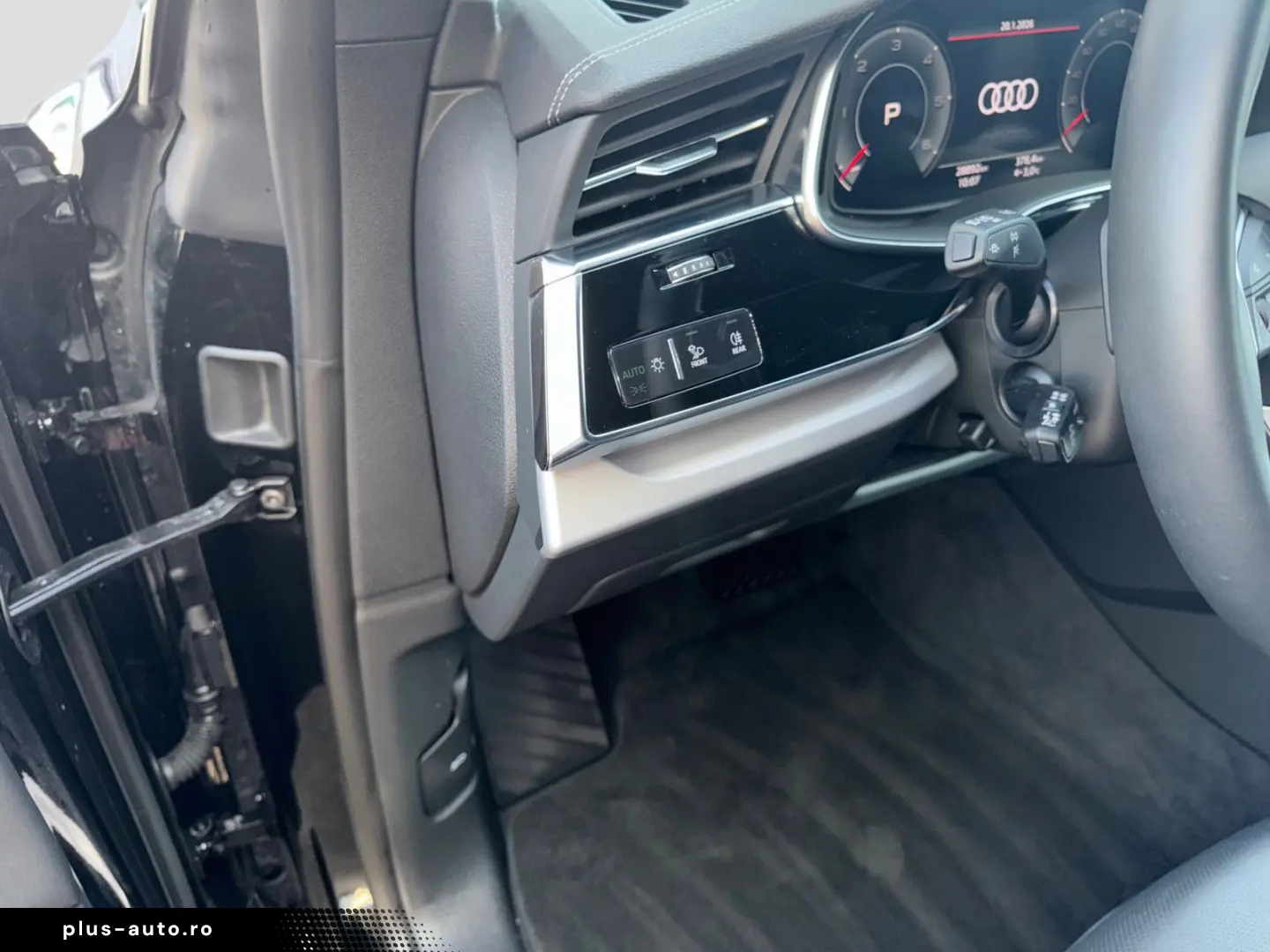 AUDI Q8 50TDI S-trc quattro Pano AHK Luft HUD CAM