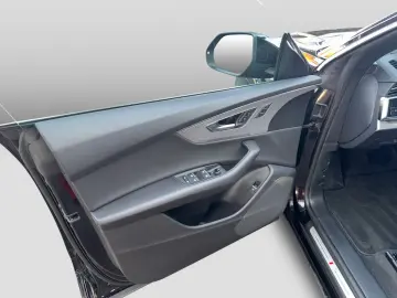 AUDI Q8 50TDI S-trc quattro Pano AHK Luft HUD CAM