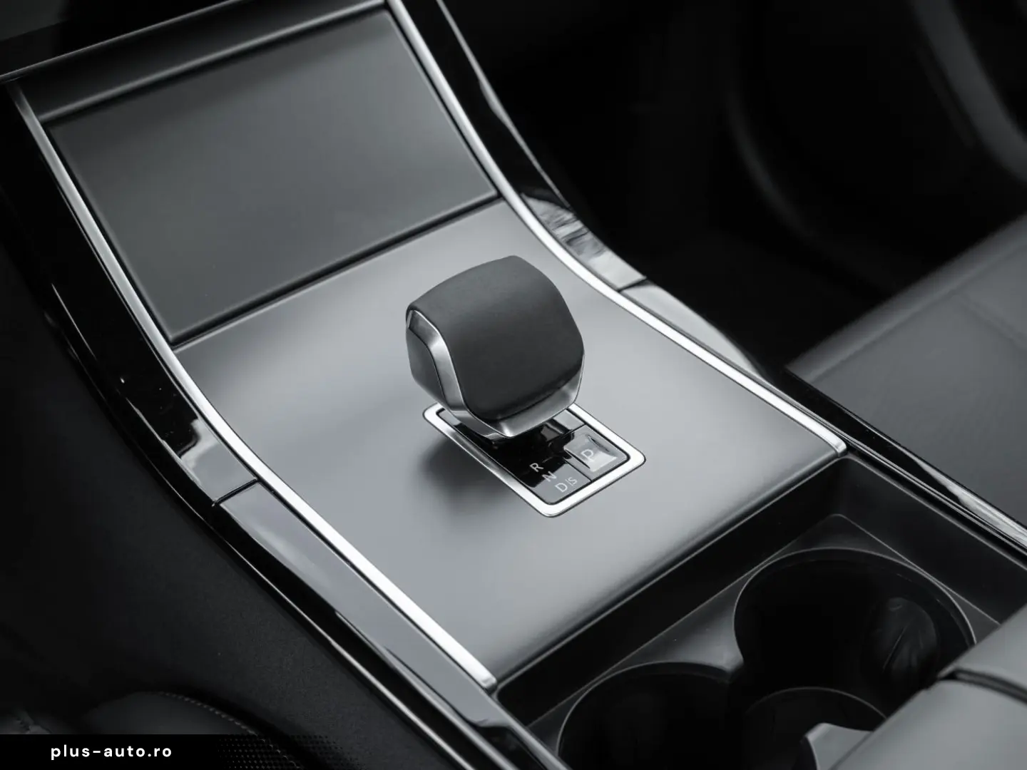 LAND ROVER Range Rover Velar D300 Dynamic HSE PIXEL HUP