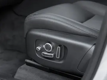 LAND ROVER Range Rover Velar D300 Dynamic HSE PIXEL HUP