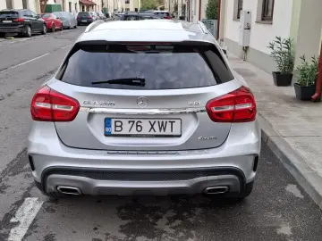 Mercedes-Benz GLA 200