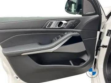 BMW X5 xDrive40d M Sportpaket Pano Sky Lounge Harman