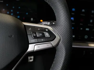 VW Touareg 3.0TDI R-Line Wankstabi Nachtsicht StdHz