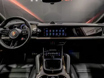 PORSCHE Cayenne Coupe Turbo E-Hybrid GT