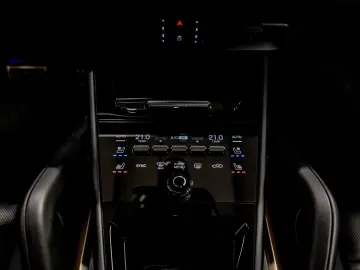 PORSCHE Cayenne Coupe Turbo E-Hybrid GT