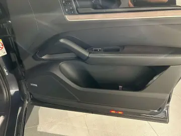 PORSCHE Cayenne E-Hybrid HA-Lenkung InnoDrive Head-Up