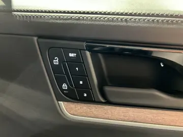 PORSCHE Cayenne E-Hybrid HA-Lenkung InnoDrive Head-Up