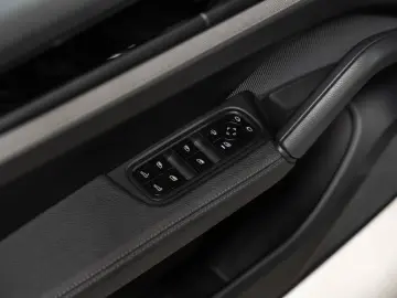 PORSCHE Cayenne PASM Surround View Panorama Sitzheizung