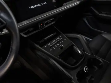 PORSCHE Cayenne PASM Surround View Panorama Sitzheizung