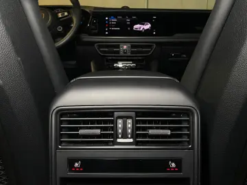 PORSCHE Cayenne E-Hybrid Coupe   InnoDrive   AHK   BOSE