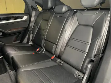 PORSCHE Cayenne E-Hybrid Coupe   InnoDrive   AHK   BOSE