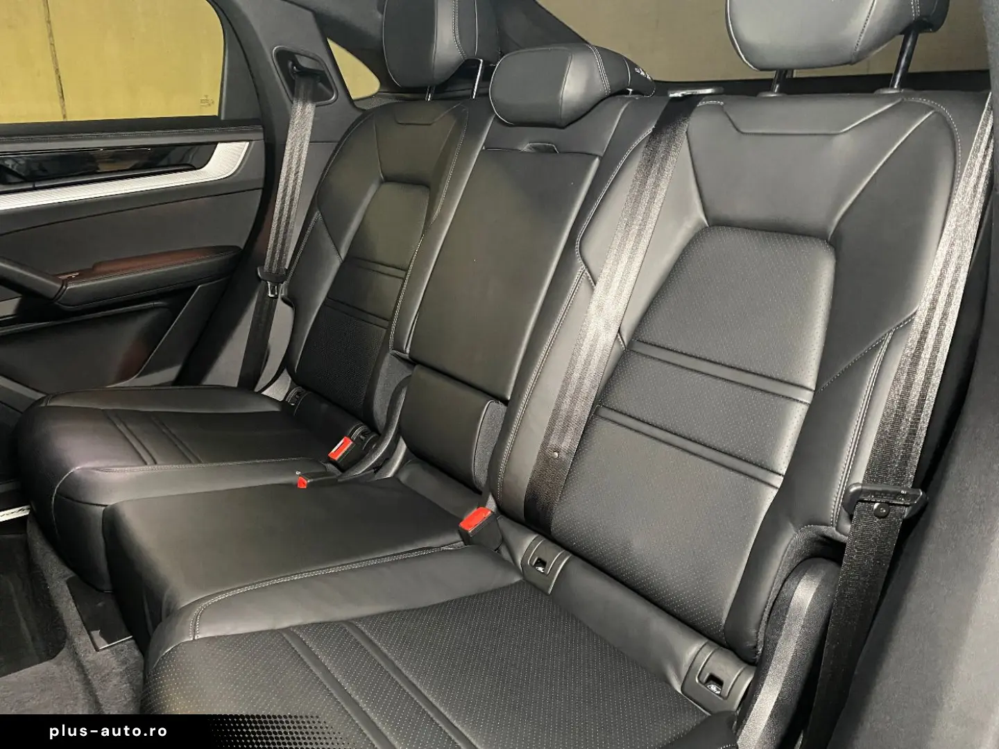 PORSCHE Cayenne E-Hybrid Coupe   InnoDrive   AHK   BOSE