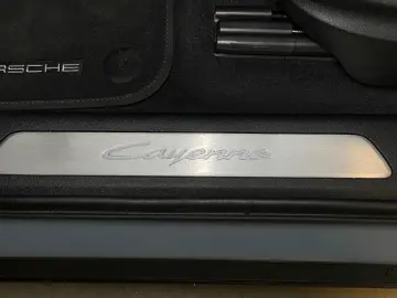 PORSCHE Cayenne E-Hybrid Coupe   InnoDrive   AHK   BOSE