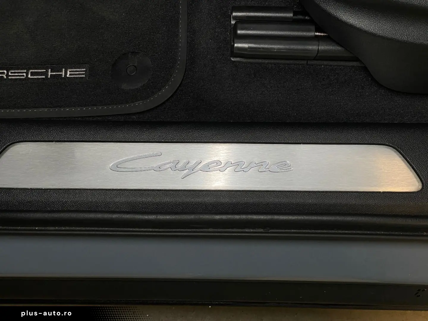 PORSCHE Cayenne E-Hybrid Coupe   InnoDrive   AHK   BOSE