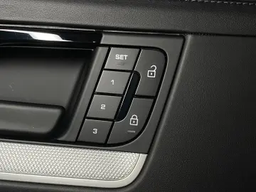 PORSCHE Cayenne E-Hybrid Coupe   InnoDrive   AHK   BOSE