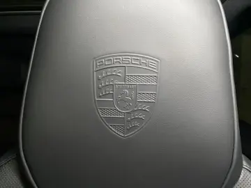 PORSCHE Cayenne E-Hybrid Coupe   InnoDrive   AHK   BOSE